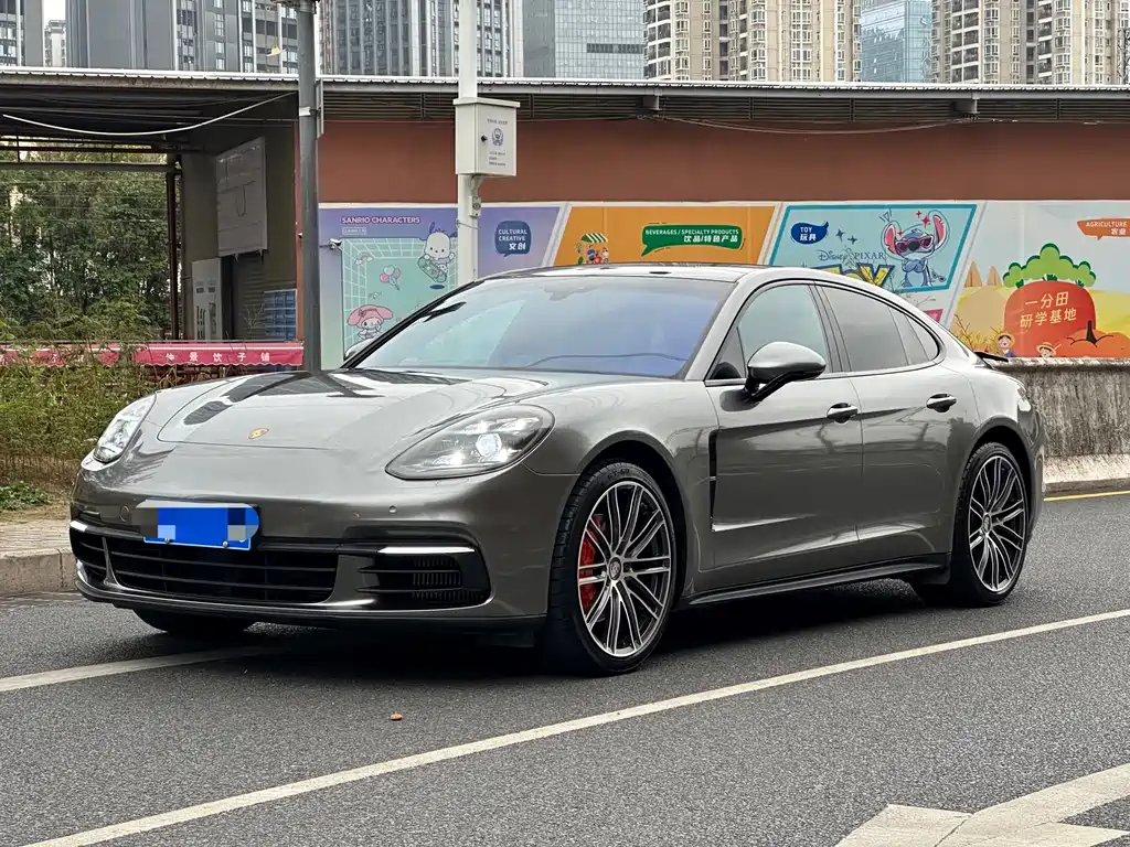 Porsche Panamera 2019 — фото 1