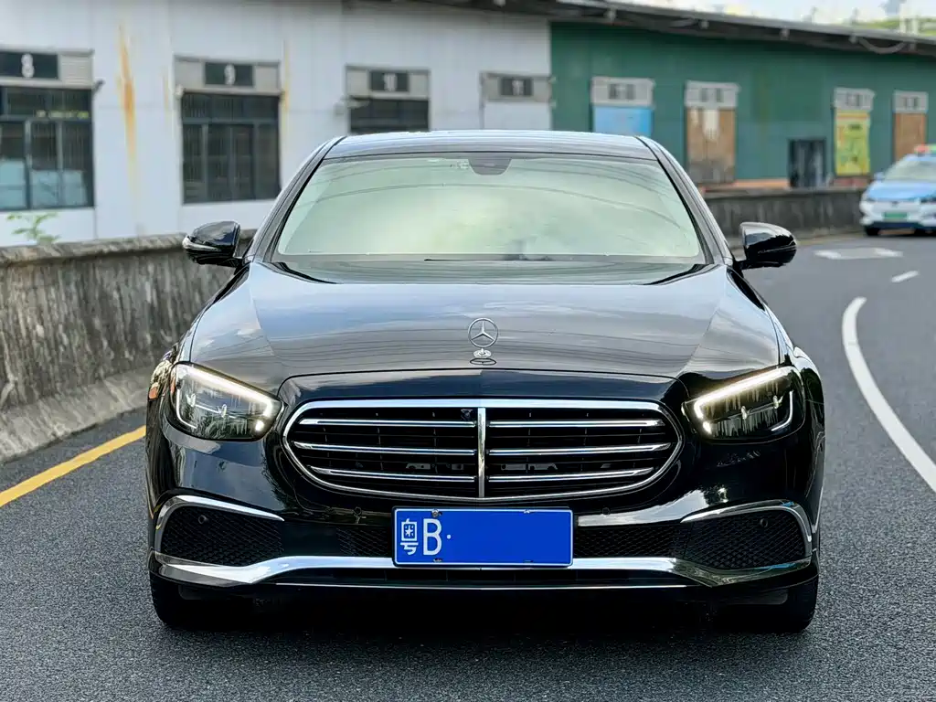 Mercedes-Benz E-Class 2022 — фото 2