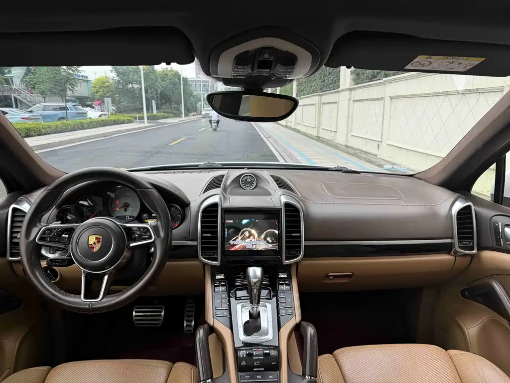 Porsche Cayenne 2015 — фото 8
