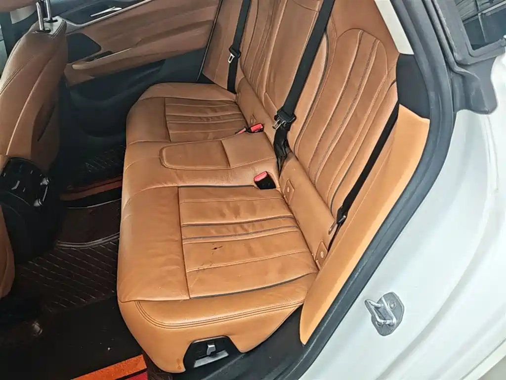 BMW 6 Series GT 2019 — фото 17