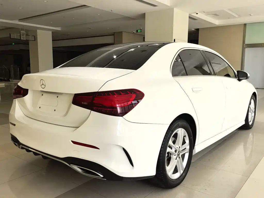 Mercedes-Benz A-Class 2024 — фото 11