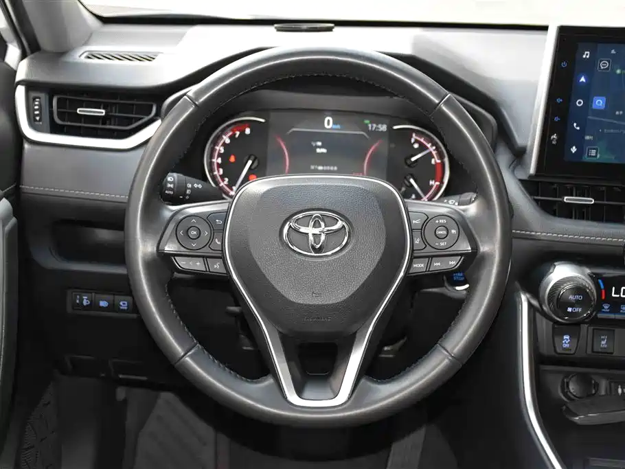 Toyota RAV4 2022 — фото 15