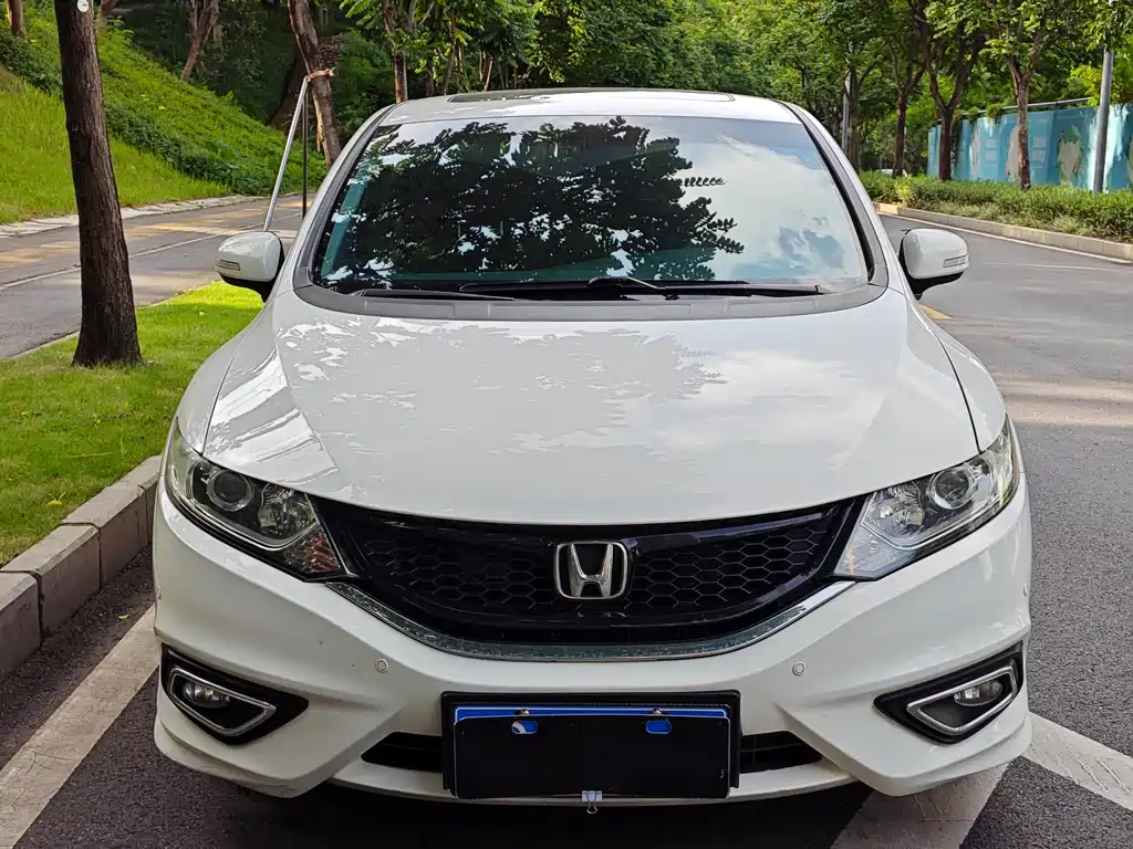 Honda Jade 2015