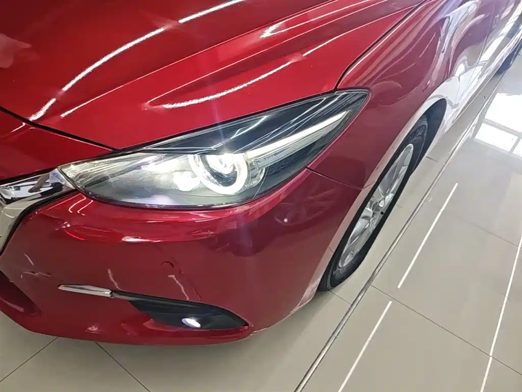 Mazda 3 Axela 2017 — фото 24