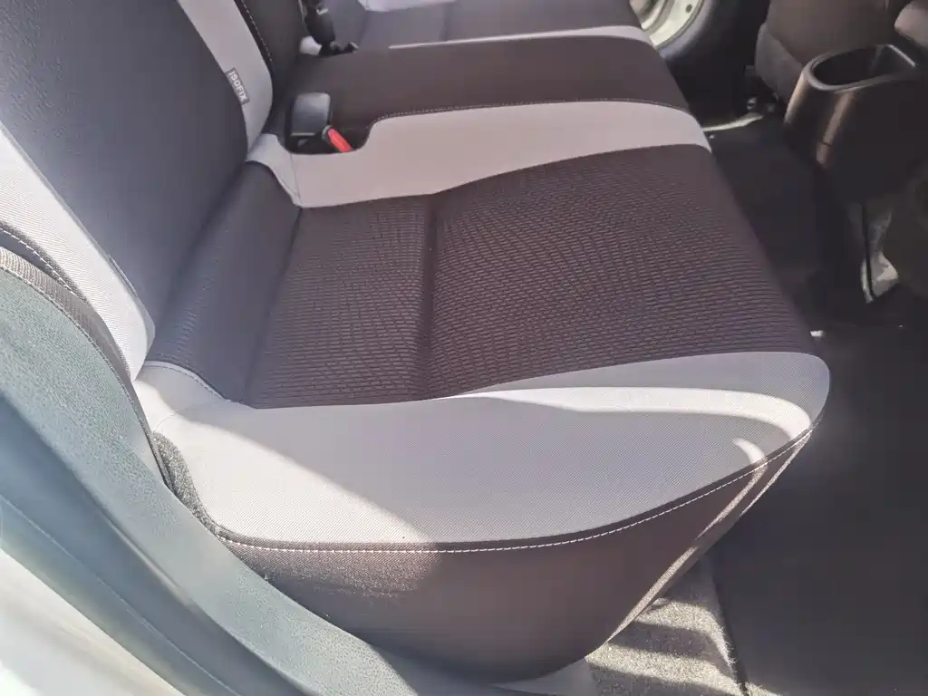 Toyota Yaris L 2021 — фото 19