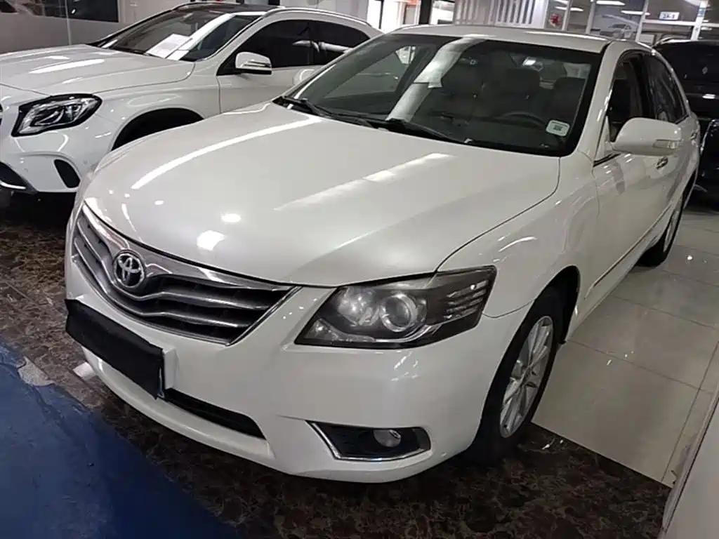 Toyota Camry 2014 — фото 2