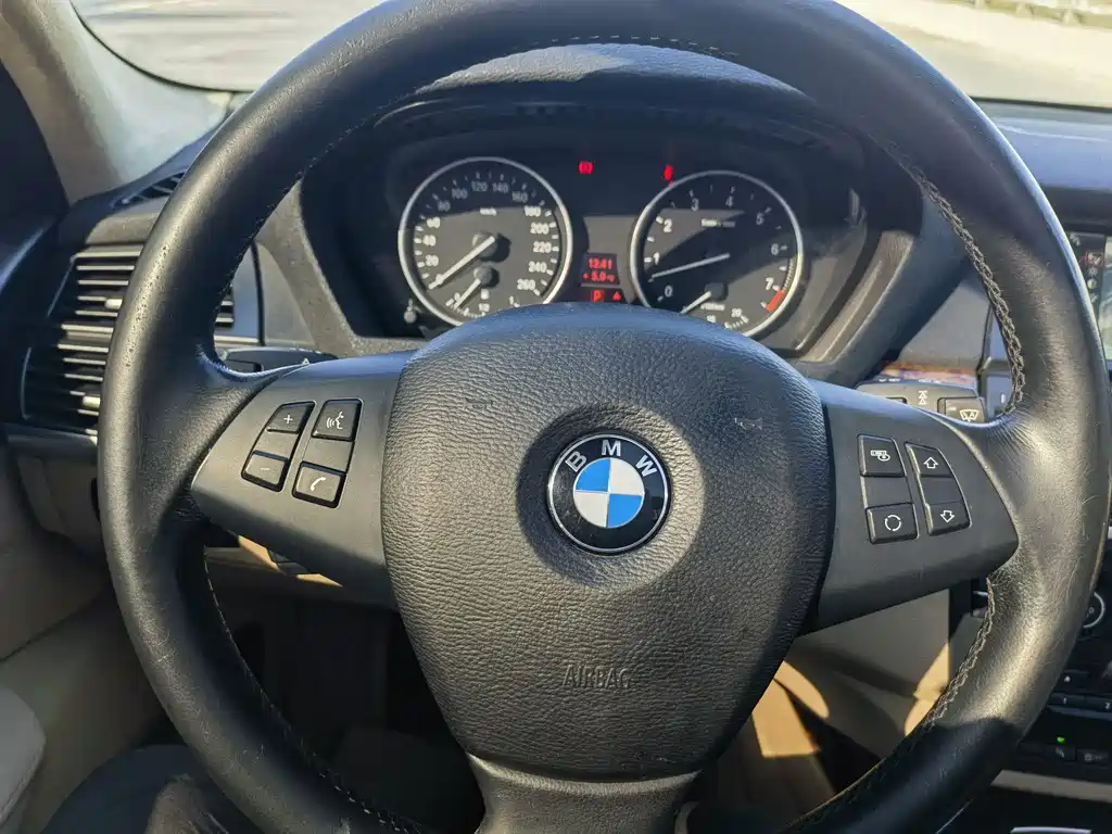 BMW X5 2012 — фото 15