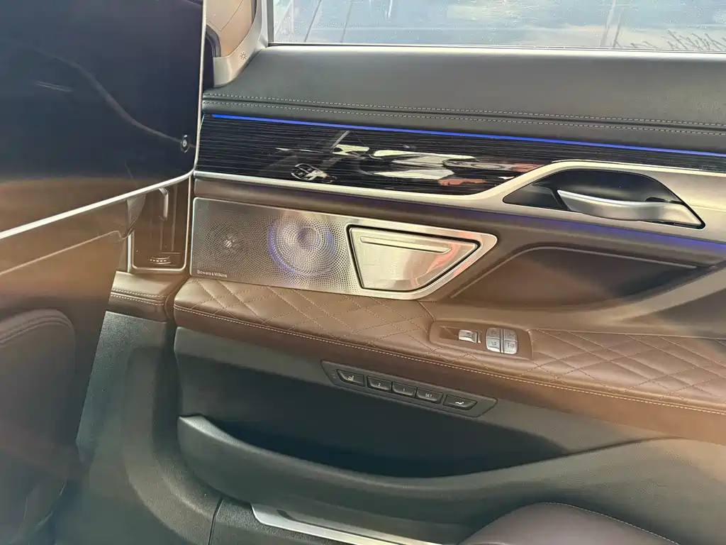 BMW 7 Series 2022 — фото 13