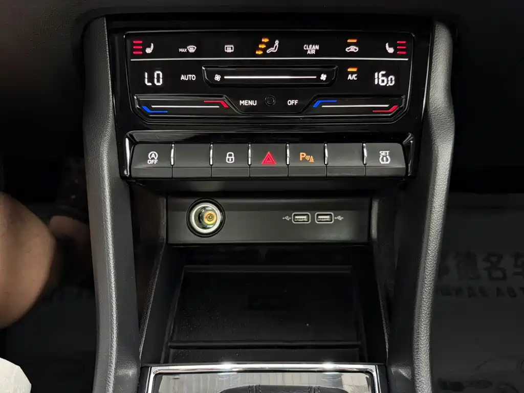 Skoda Karoq 2022 — фото 12