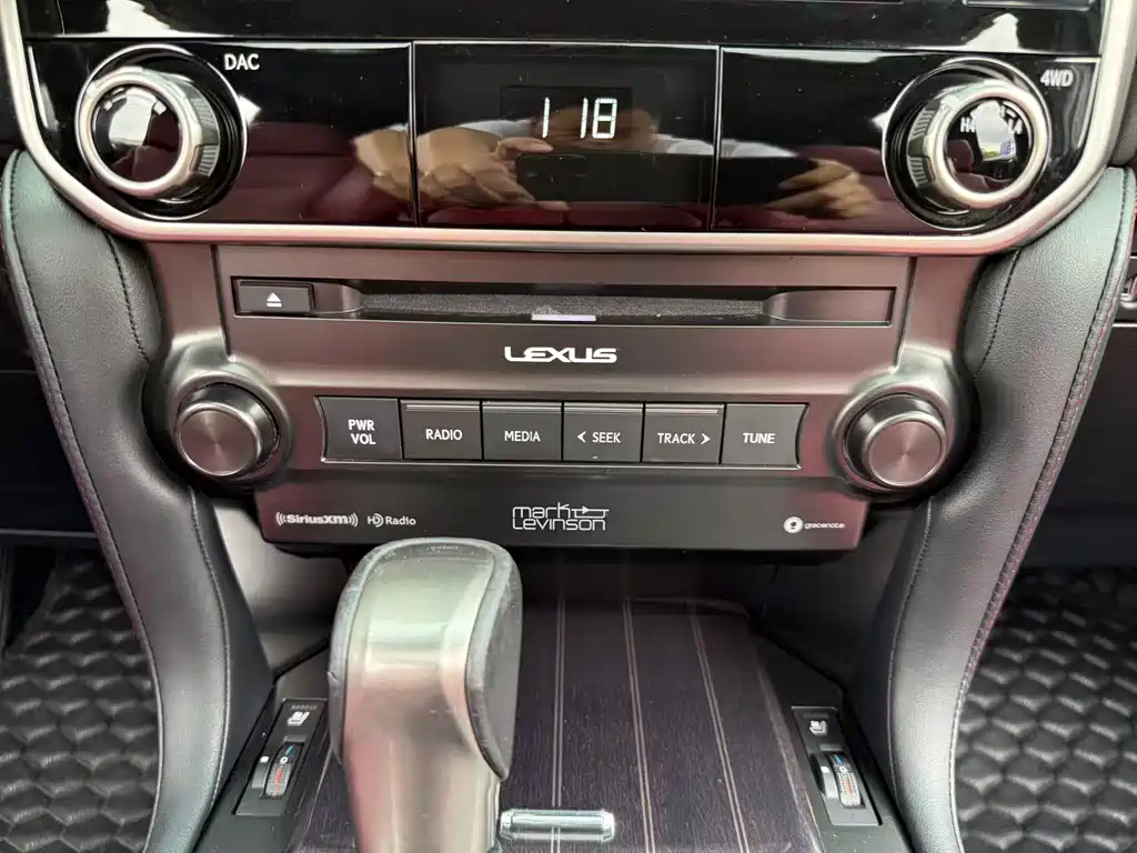 Lexus GX 2022 — фото 13