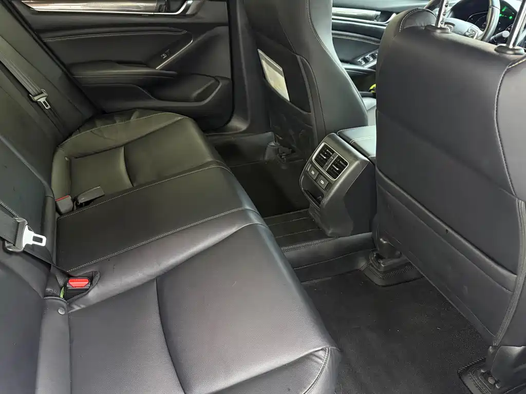 Honda Accord 2022 — фото 19