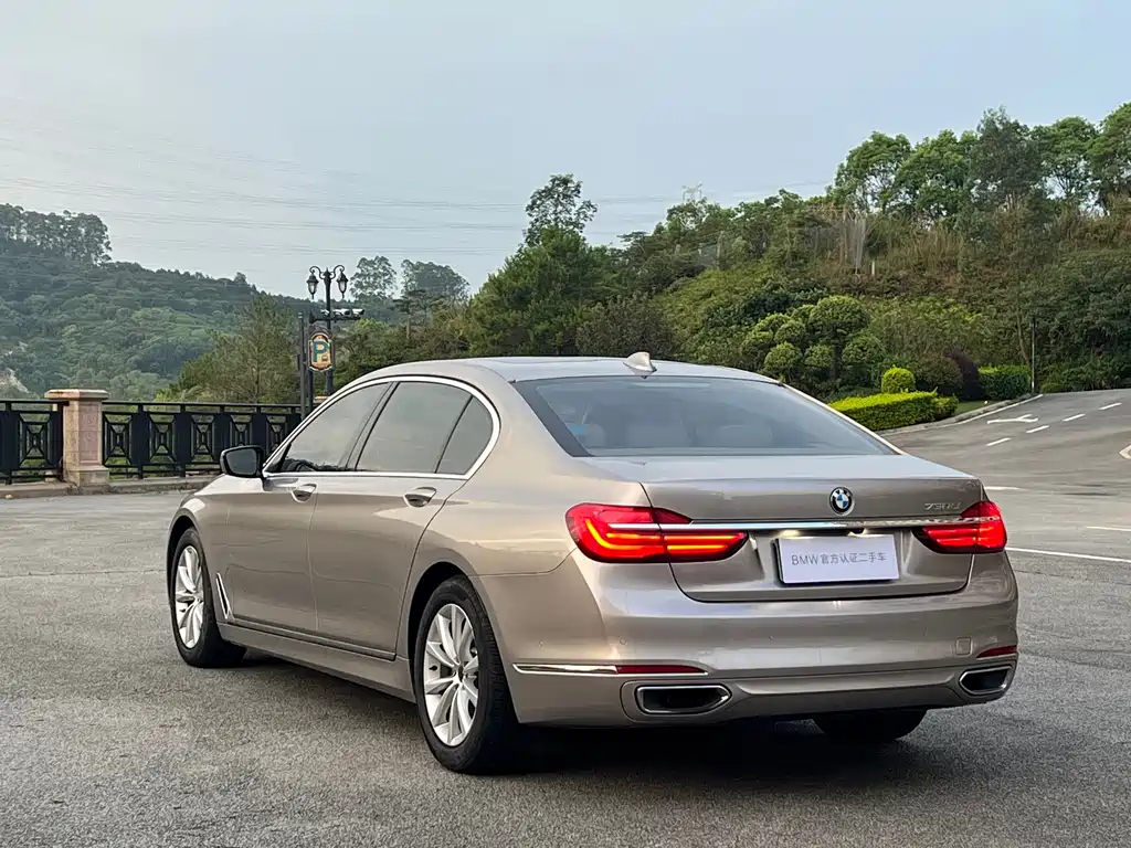 BMW 7 Series 2016 — фото 7