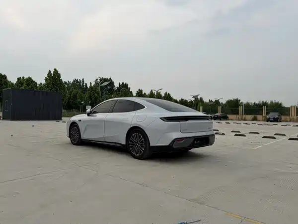 Geely Galaxy Starshine 8 2025