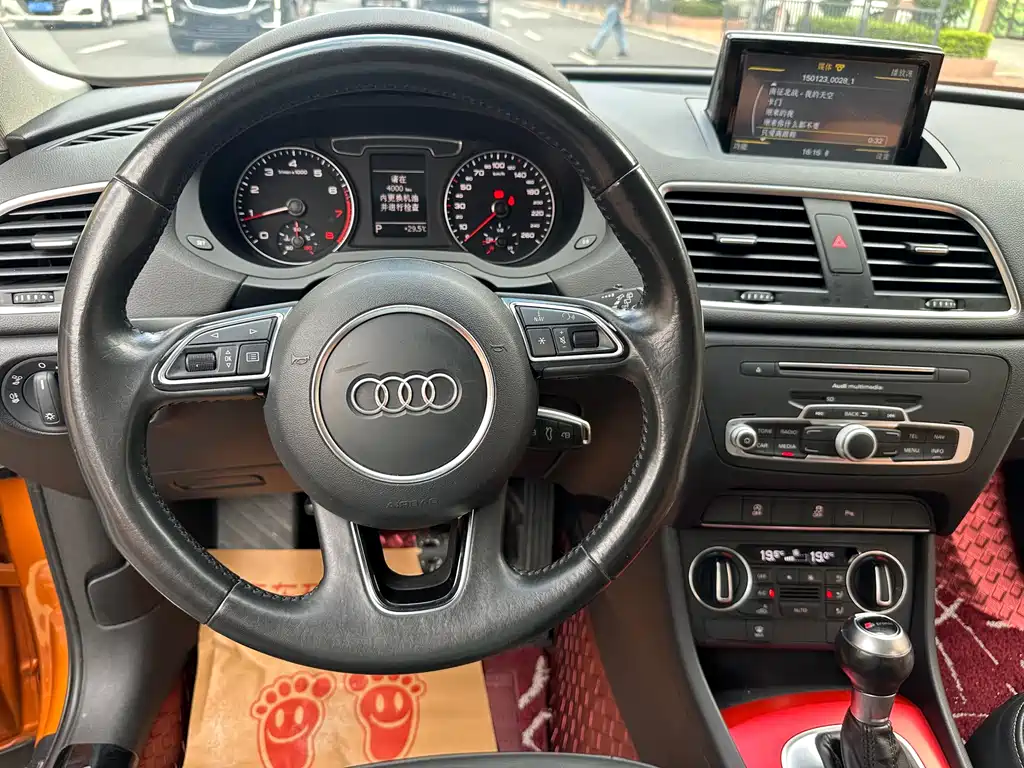 Audi Q3 2017 — фото 14
