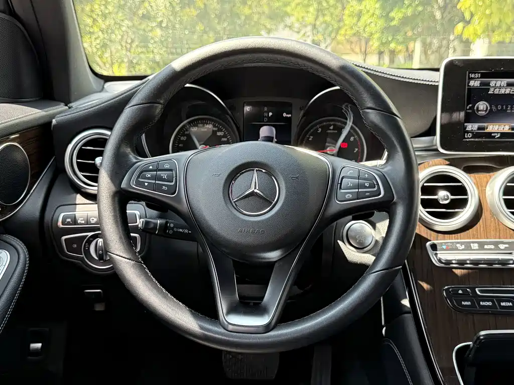 Mercedes-Benz GLC 2019 — фото 11