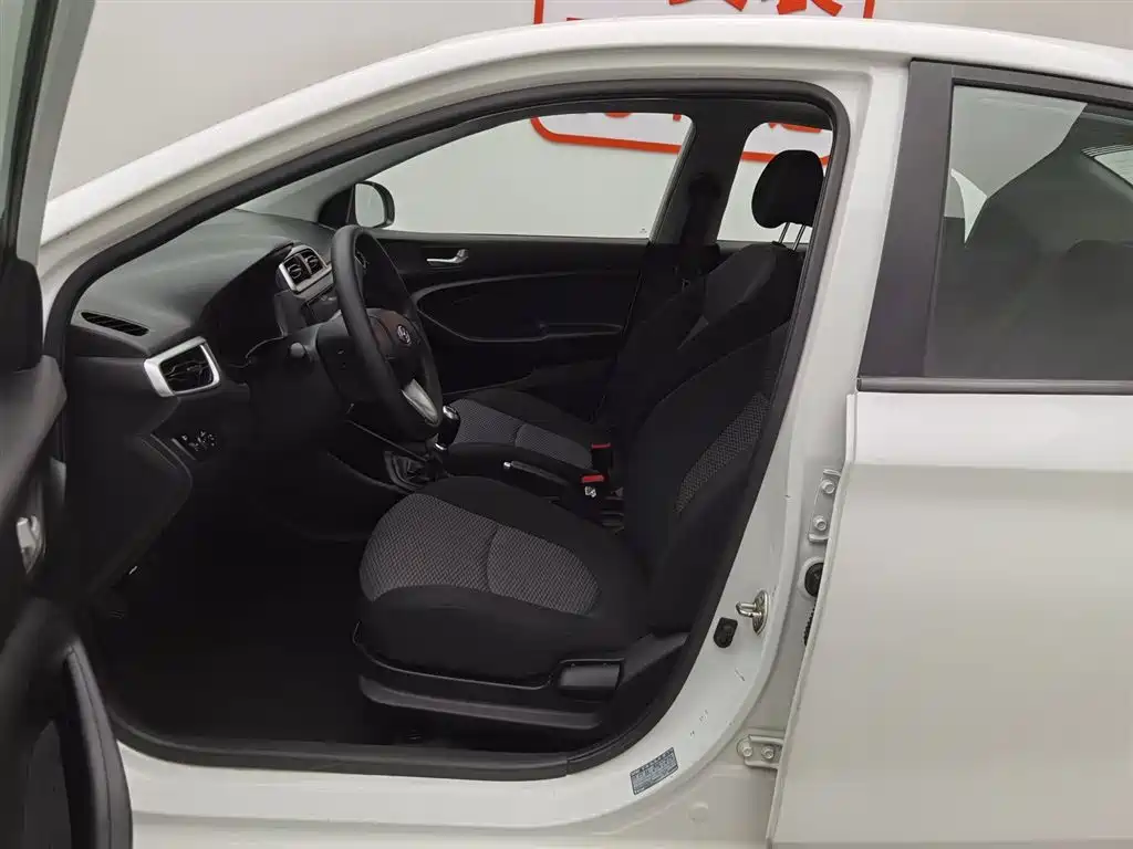 Hyundai Verna 2019 — фото 10