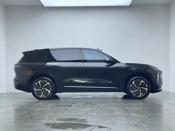 NIO ES8 2024