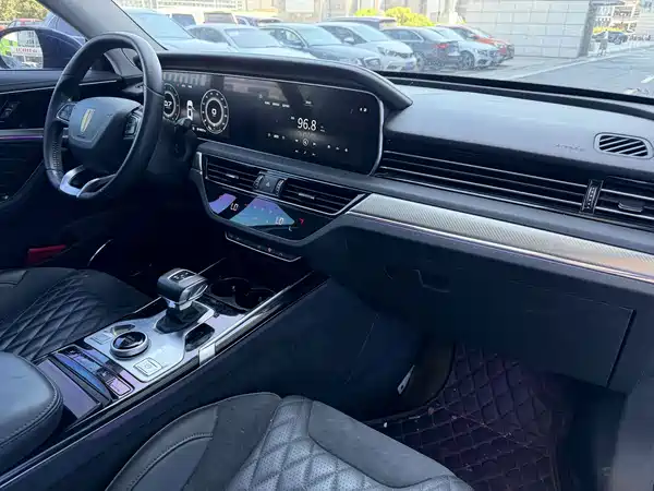 Hongqi HS5 2020