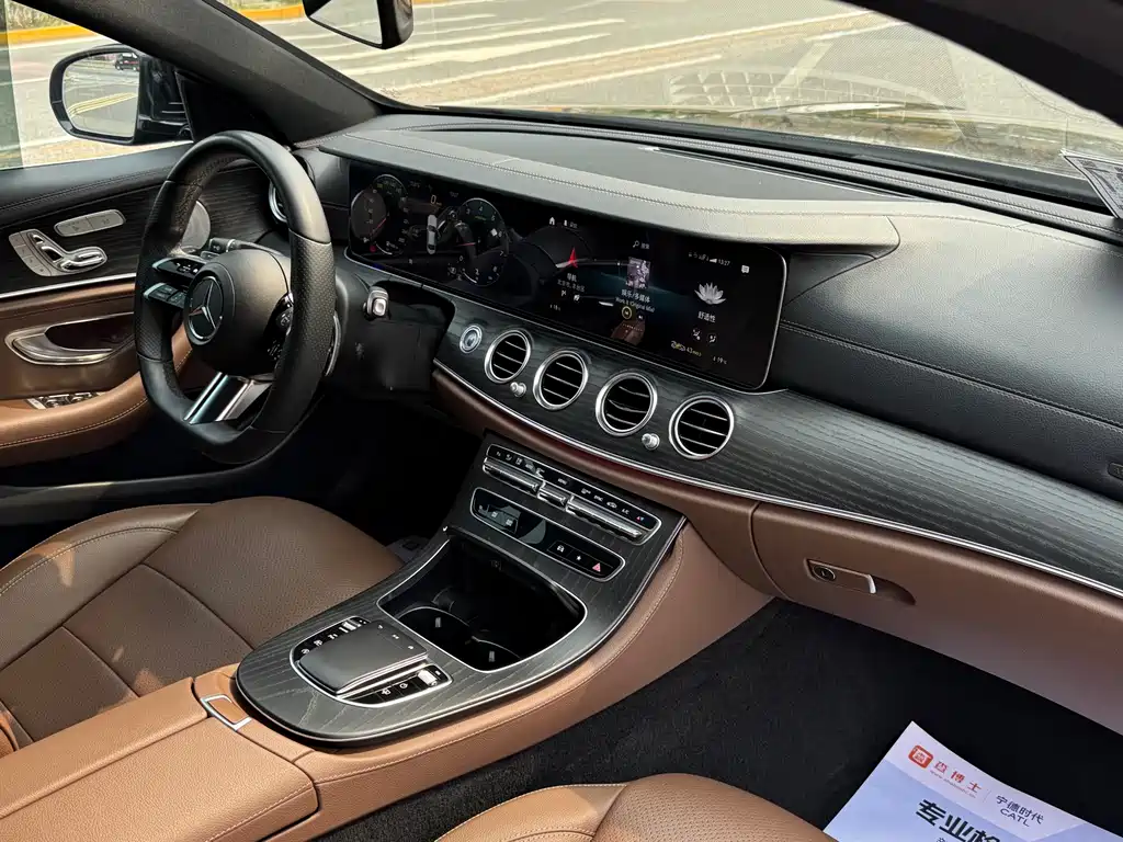 Mercedes-Benz E-Class 2021 — фото 18
