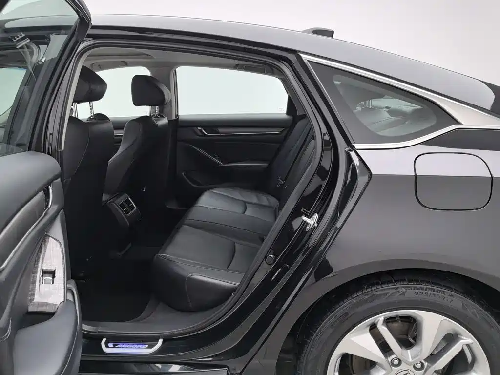 Honda Accord 2018 — фото 15