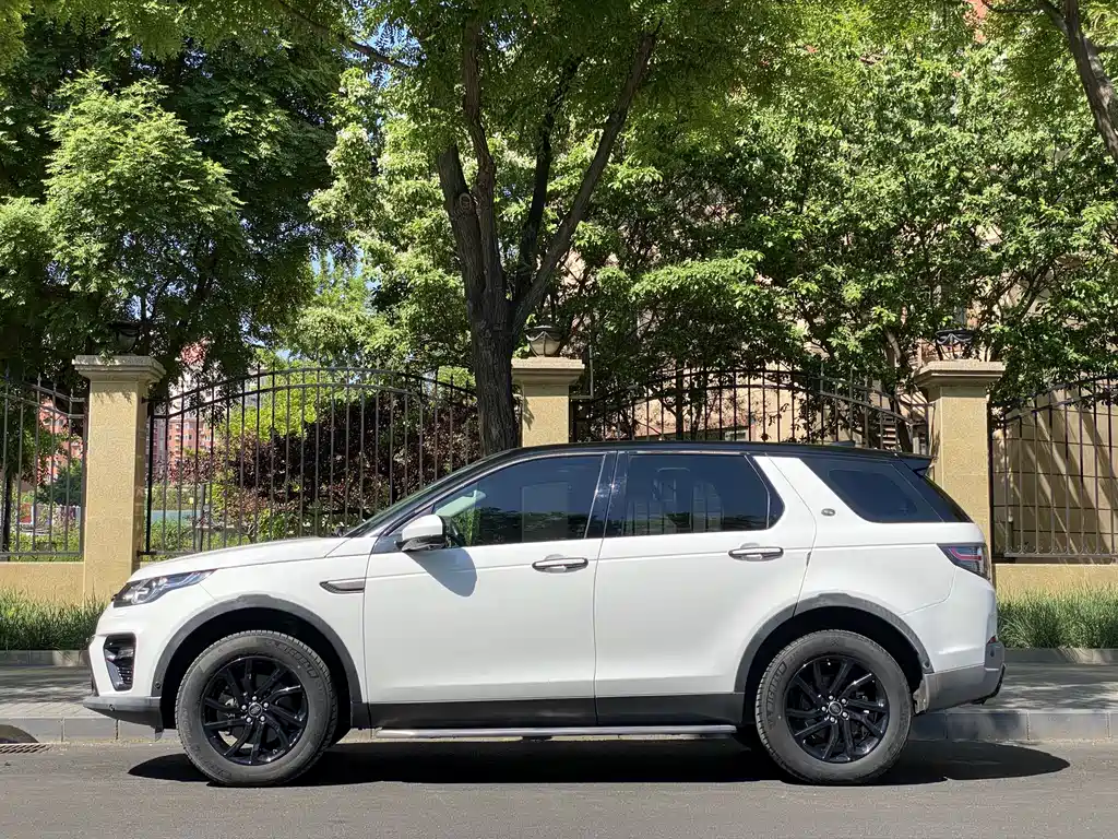 Land Rover Discovery Sport 2017 — фото 3