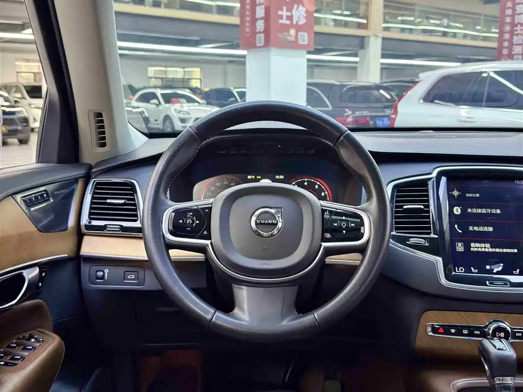 Volvo XC90 2019 — фото 10