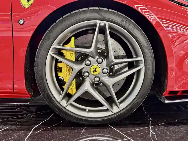 Ferrari F8 2022