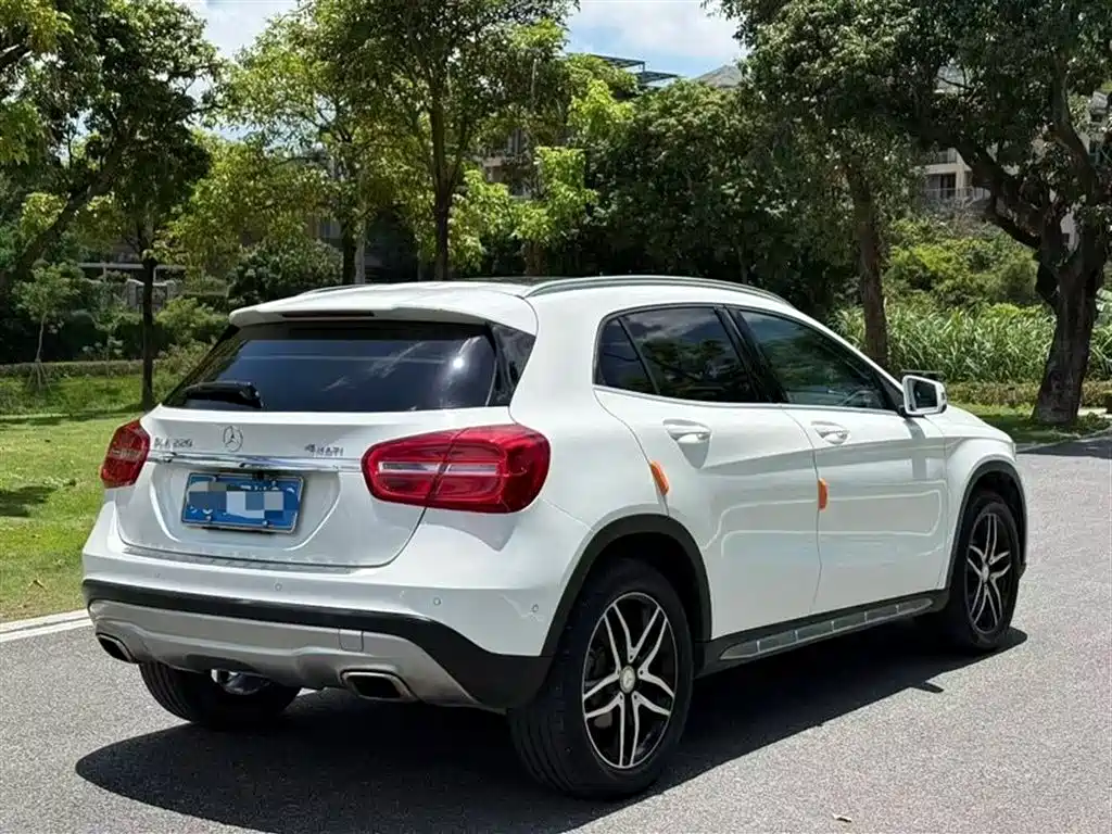 Mercedes-Benz GLA 2015