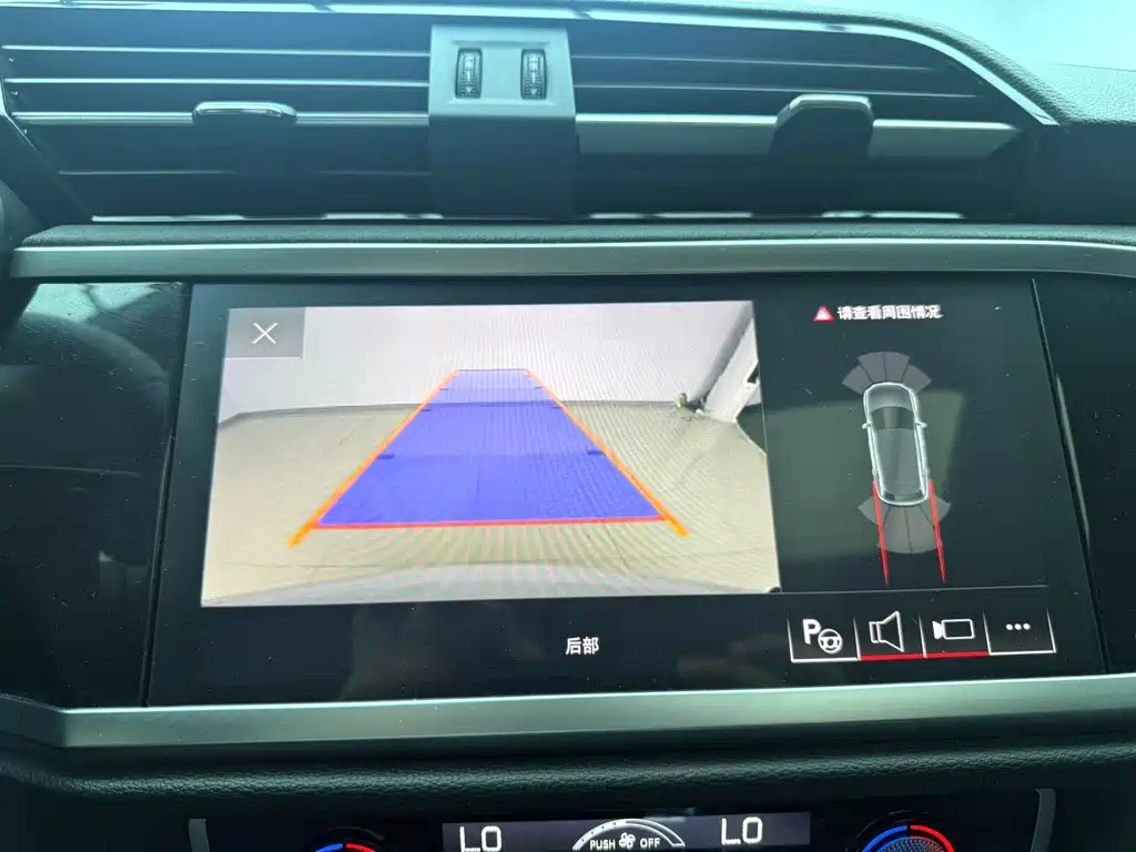Audi Q3 2023 — фото 14