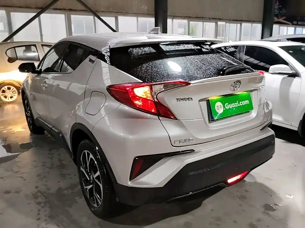 Toyota C-HR 2020 — фото 5