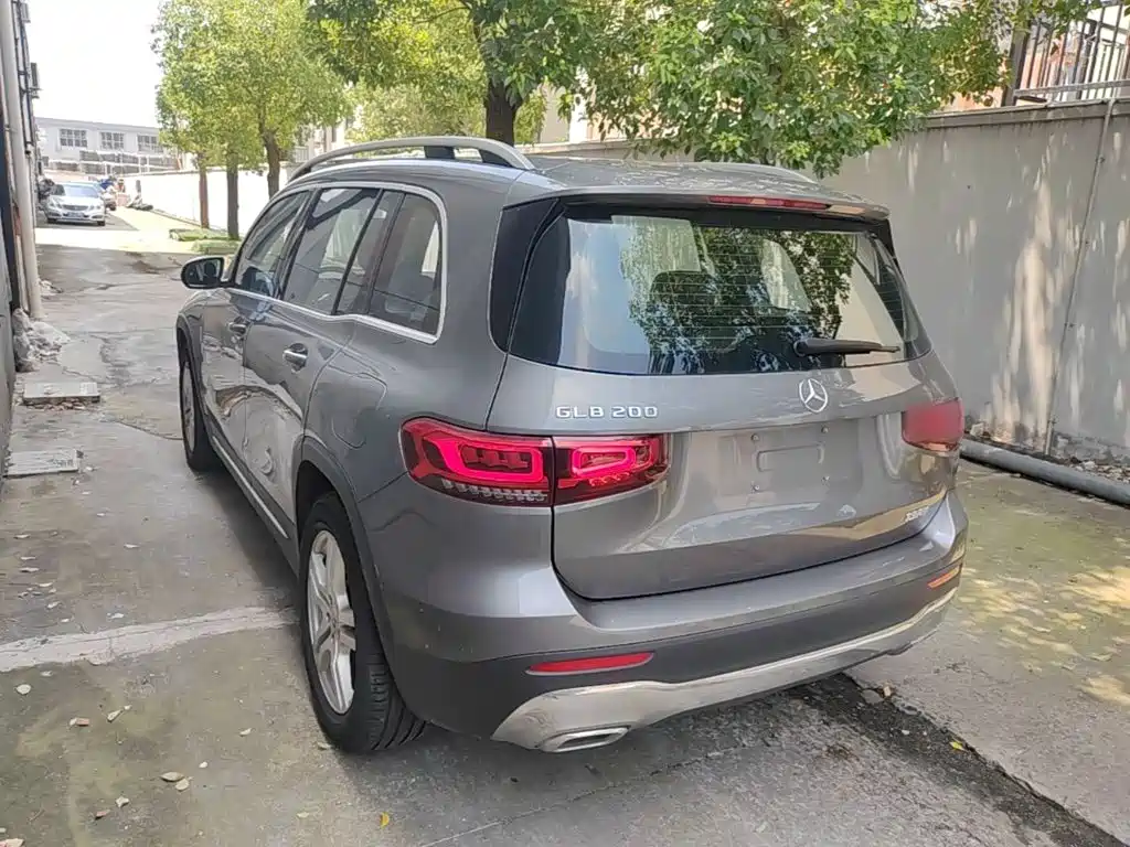 Mercedes-Benz GLB 2023