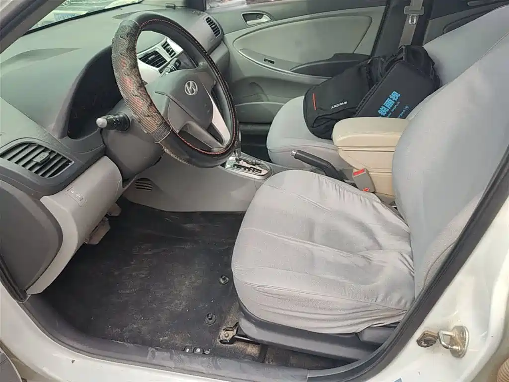 Hyundai Verna 2018 — фото 15