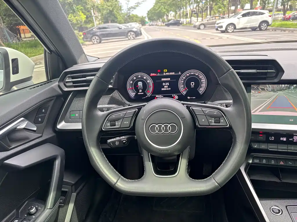 Audi A3 2023 — фото 11