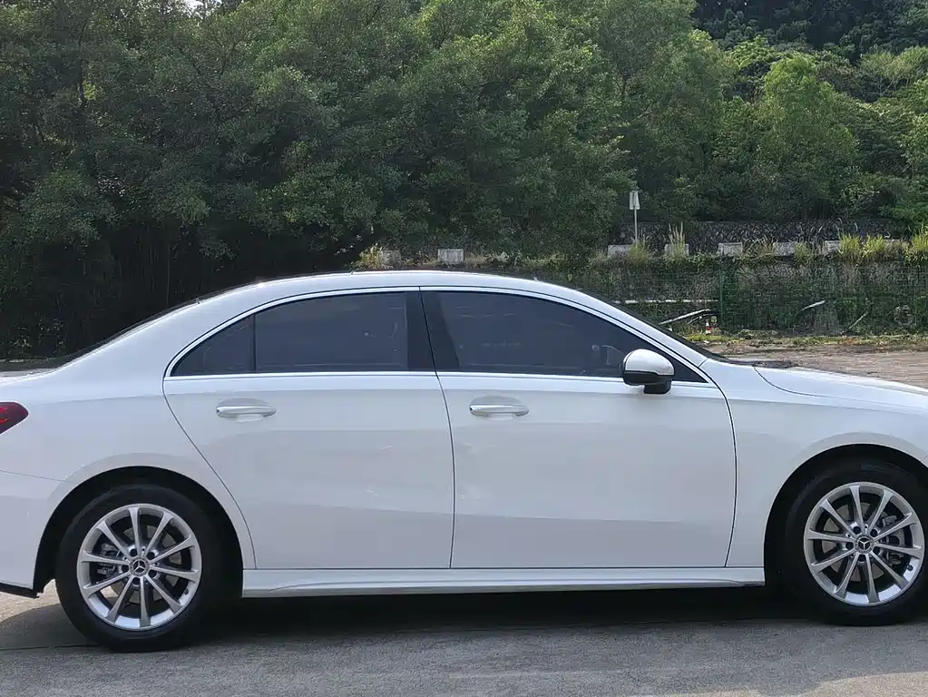 Mercedes-Benz A-Class 2022 — фото 14
