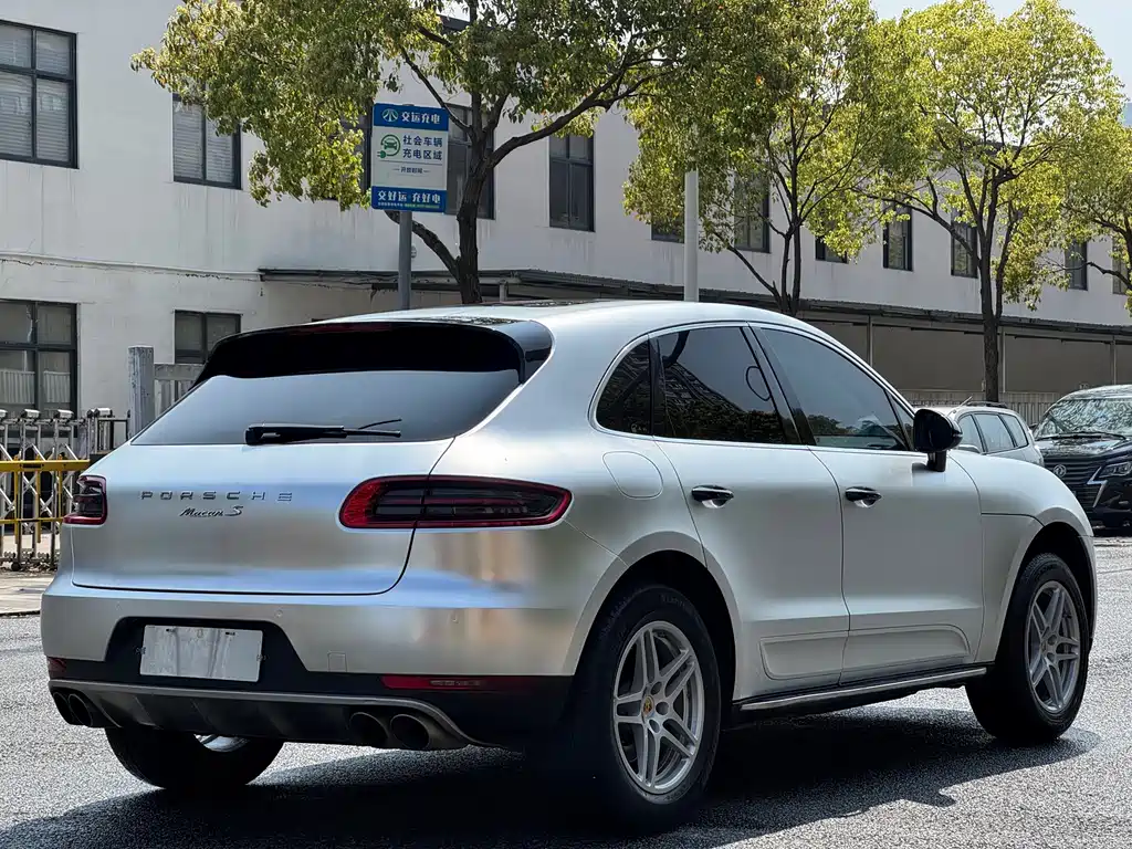 Porsche Macan 2017 — фото 4