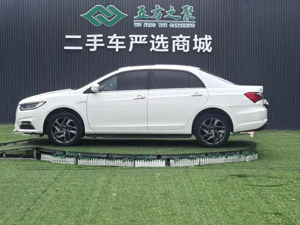 BYD Qin NEV 2020 — фото 19