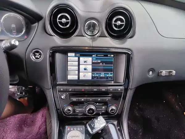 Jaguar XJ 2016