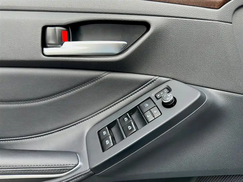 Toyota Avalon 2020 — фото 17