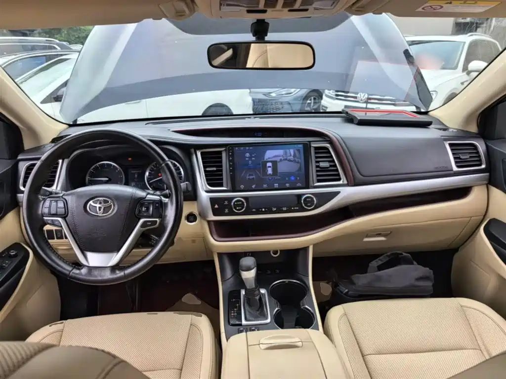 Toyota Highlander 2016 — фото 10