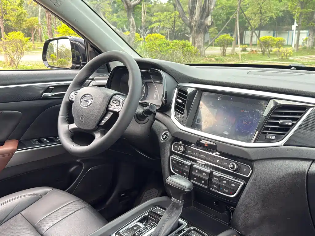 GAC Motor Trumpchi GS7 2017 — фото 16