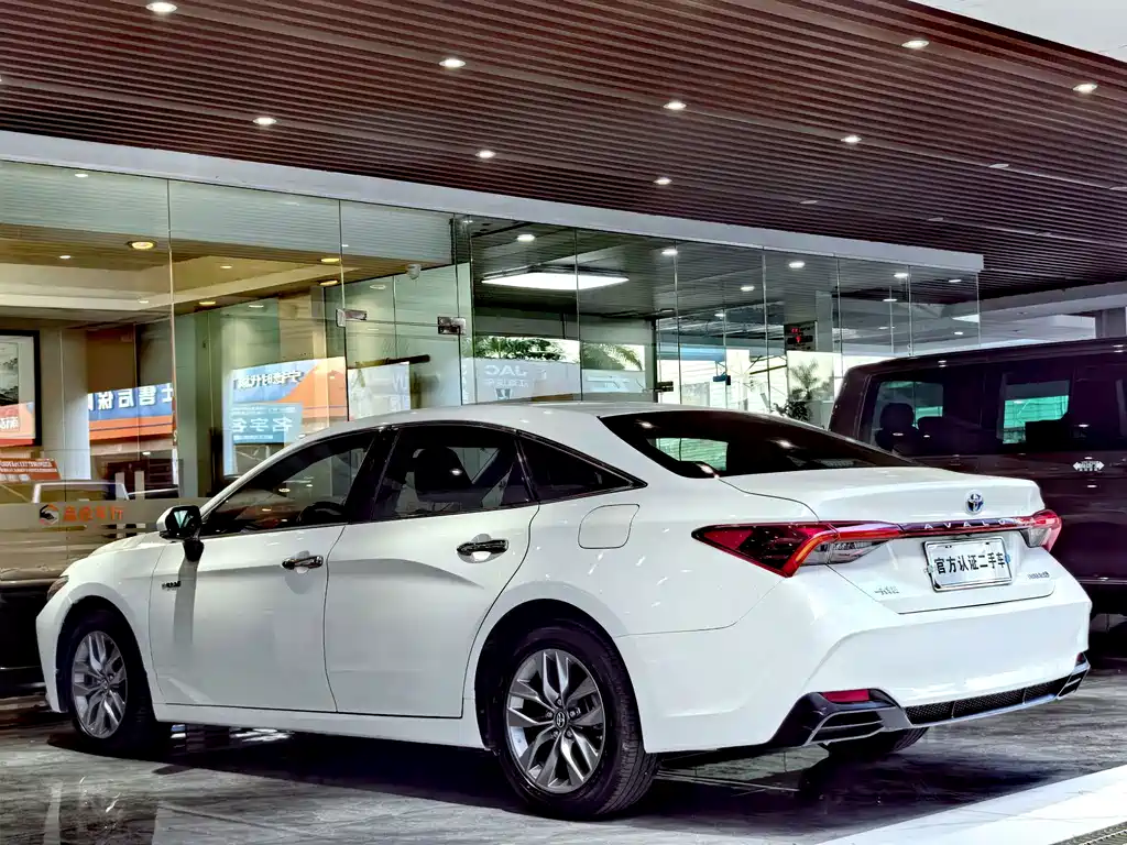 Toyota Avalon 2020 — фото 19
