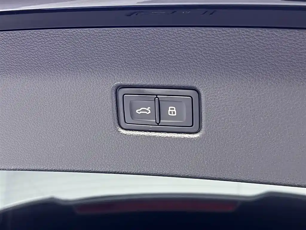 Audi Q5L Sportback 2023 — фото 10