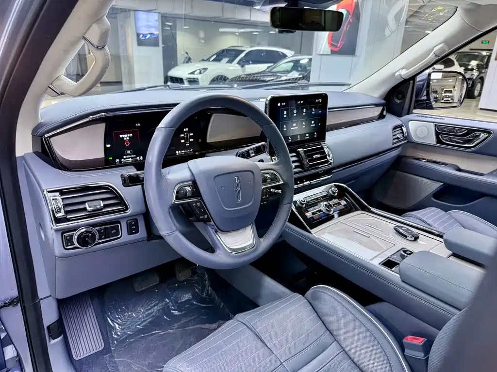 Lincoln Navigator 2019 — фото 10