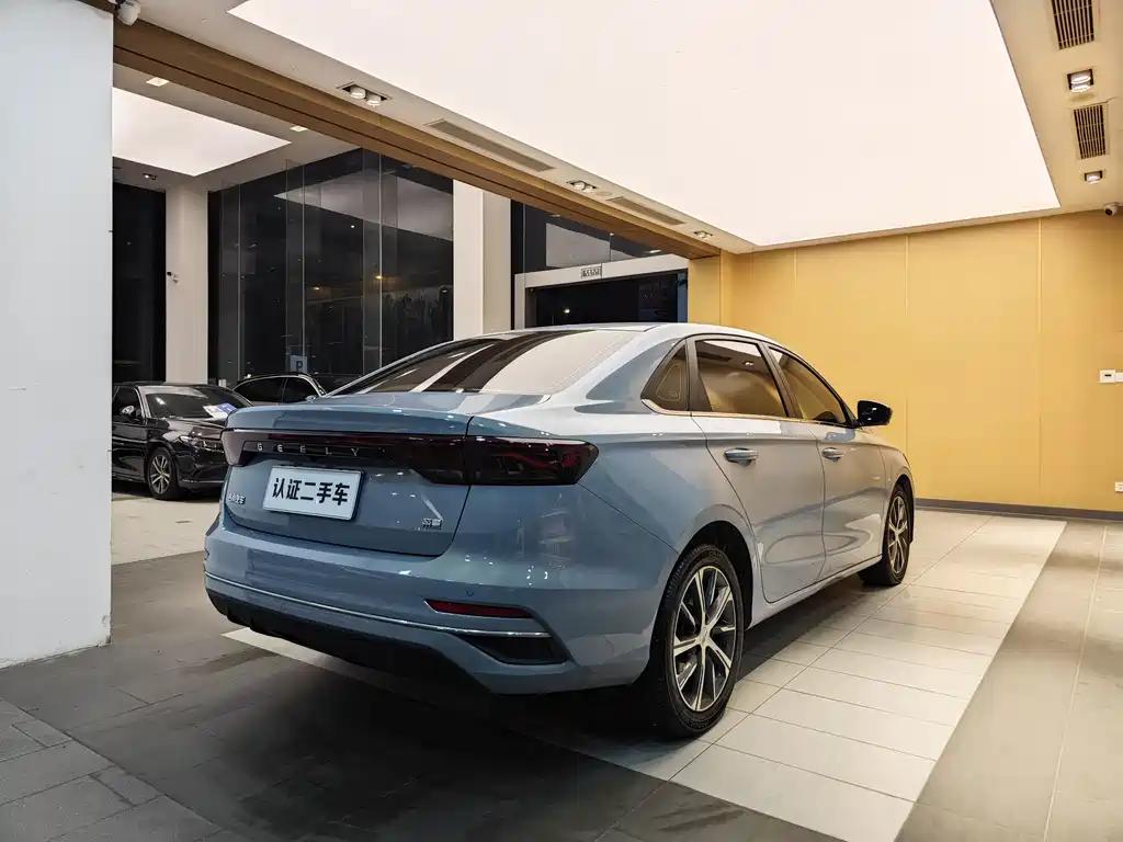 Geely Emgrand 2023 — фото 30