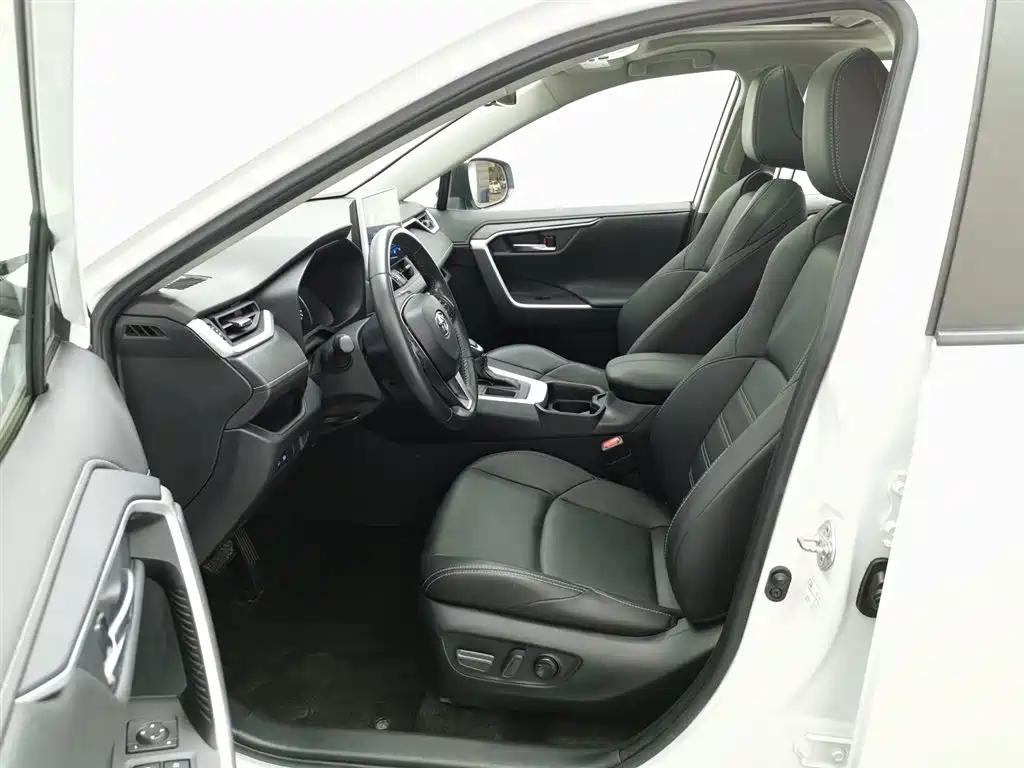 Toyota Wildlander 2021 — фото 10