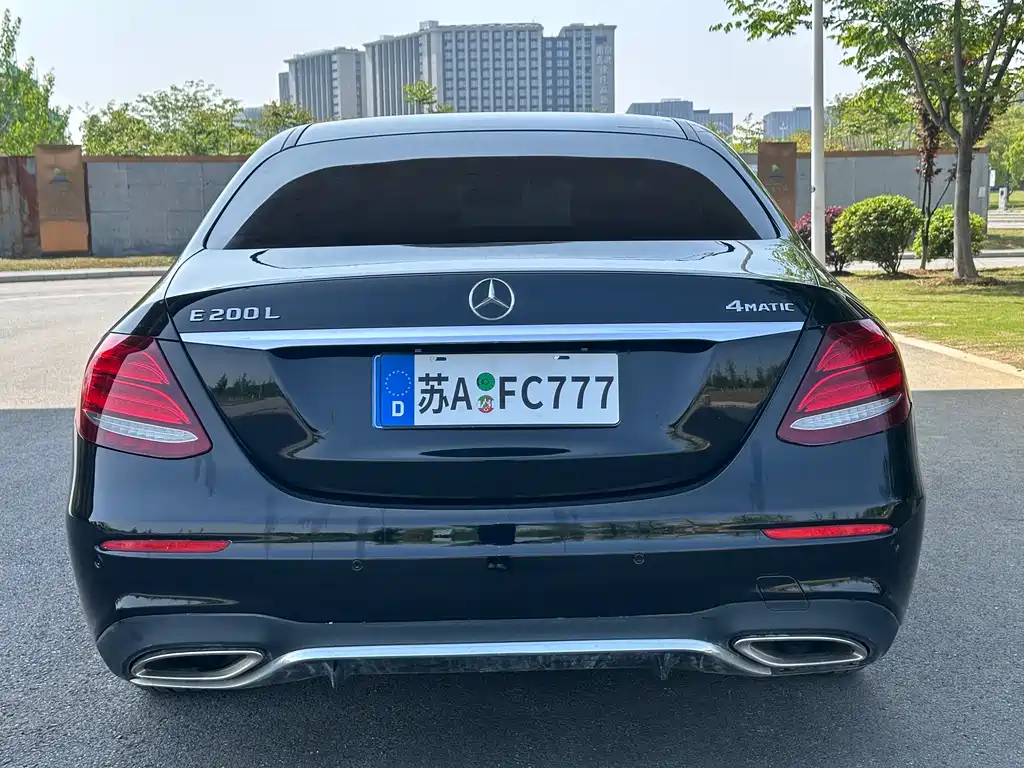 Mercedes-Benz E-Class 2017 — фото 20