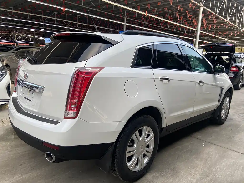 Cadillac SRX 2014 — фото 14