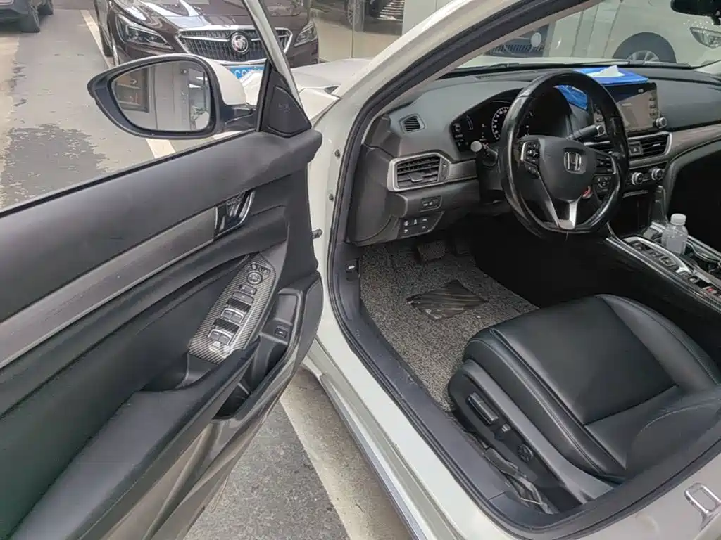 Honda Accord 2020 — фото 16