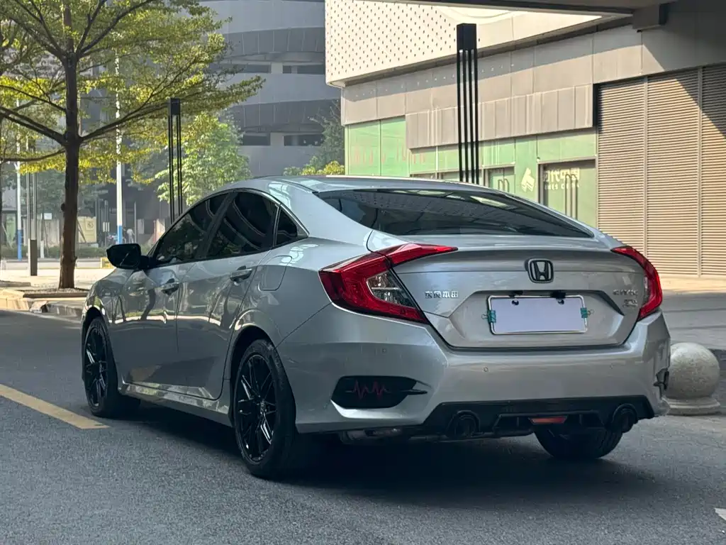 Honda Civic 2020 — фото 32