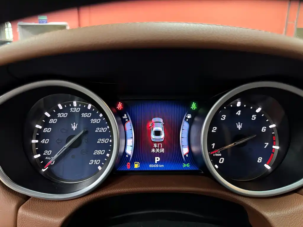 Maserati Ghibli 2015 — фото 13